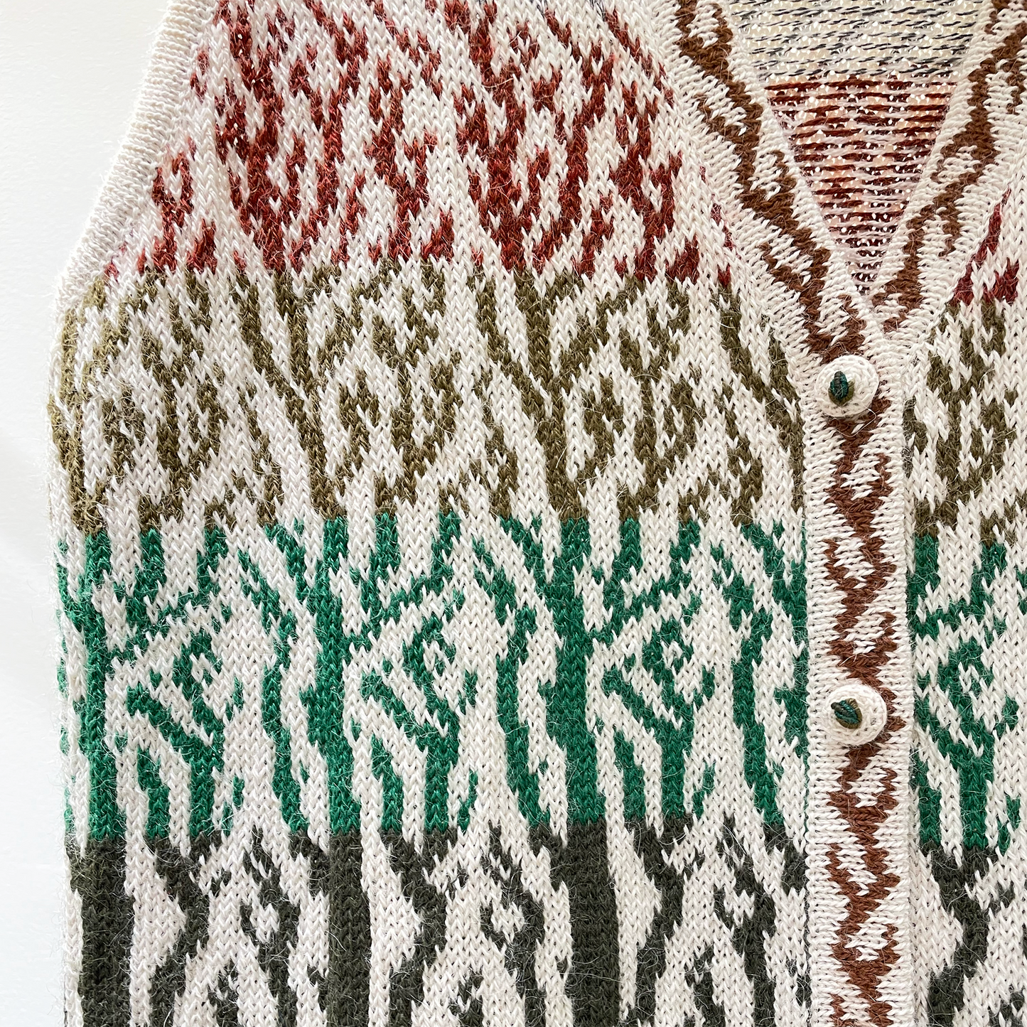 <アルパカ100%ニット>ジャガード編みツリー柄ベスト