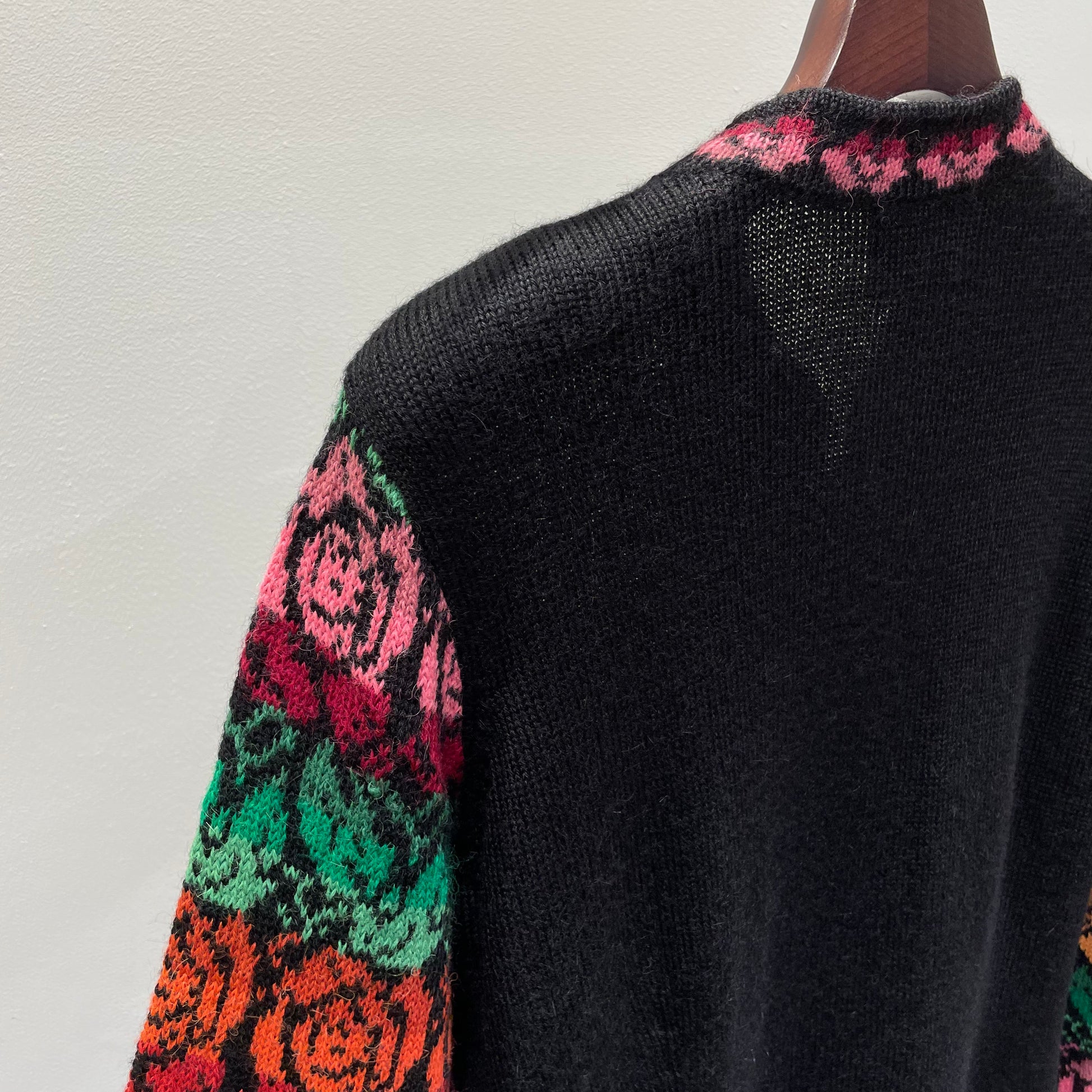 SALE<アルパカ100%ニット>ジャガード編みローズスリーブカーディガン